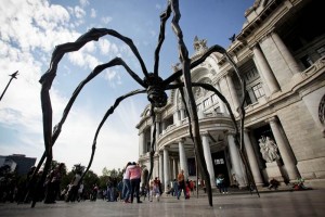 La mega escultura de araa 