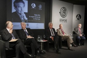 Los intelectuales Enrique Krauze, Mario Vargas Llosa, el ex mandatario espaol Felipe Gonzlez, Jorg