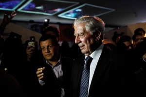 Vargas Llosa-que ha sido muy crtico con gobiernos de izquierda de Amrica Latina- encabez la deleg