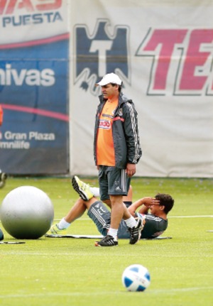 Bustos inicia su andar por Chivas