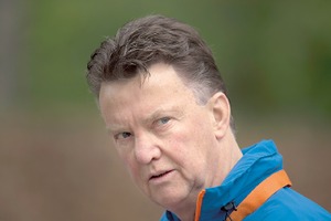 Van Gaal dirigir� a 'ManU' y 'Ch�charo'