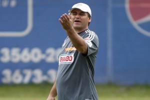 Bustos est� contento por la llegada de �ngel Reyna