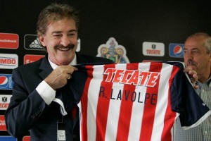 Antonio La Volpe al momento de su presentaci�n como timonel en Chivas