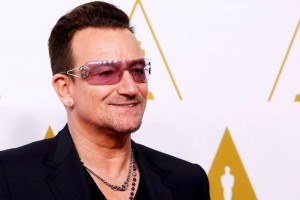 Adems de la banda U2, Bono se ha preocupado por causas sociales y en algunos eventos ha reunido a a