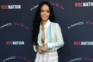 Rihanna competir con los chicos por el premio a la artista del ao. Los nominados incluyen a Justin
