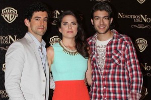 Luis Gerardo Mndez, Karla Souza y Juan Pablo Gil, parte del elenco de 'Nosotros los nobles', bajo l