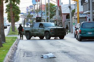 Acusan a 10 policas de nexos con narco Acusan a 10 policas de nexos con narco