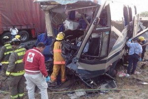 Dos personas fueron trasladadas a hospitales v�a a�rea y los dem�s heridos por v�a terrestre a difer