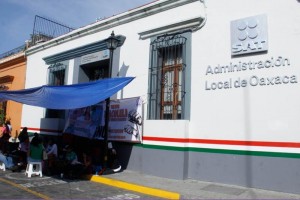 Hasta el momento han tomado las delegaciones de Sedesol, SCT, SAT y la Corporaci�n Oaxaque�a de Radi