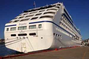 Crucero 'Regatta' ancla en baha de Guerrero El