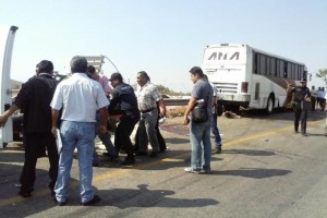 Confirman siete muertos por choque en Oaxaca Despus del levantamiento de los cuerpos se realizarn las diligencias para la identificacin de los