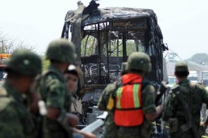 Veracruz alista resultados de ADN de vctimas de choque Hasta el momento se han entregado ocho cuerpos, y el lunes se sabr cuntos de los 28 restantes se p