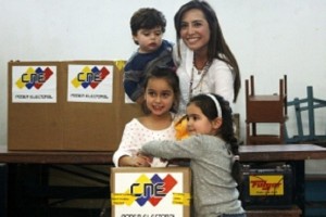 Nicol�s Maduro afirm� el domingo durante un acto que reconocer� a los candidatos que ganen las elecc