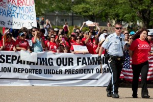 Centenares de personas marcharon desde el Congreso hasta la Casa Blanca y durante el recorrido mostr