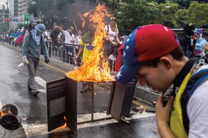 Liberan en Venezuela a jvenes opositores