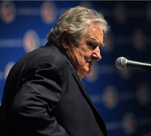 Mujica indic� que lo que plantea su Gobierno es una lucha por arrebatarle al narcotr�fico el mercado