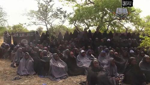 Nigeria: muestran a nias secuestradas
