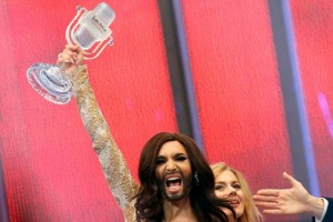 TALENTO. En un principio comenz a ganarse la vida a travs de la decoracin, muy pronto descubri el univers