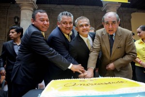 Perredistas partir�n este lunes el pastel para celebrar un cuarto de siglo de vida del partido, en m