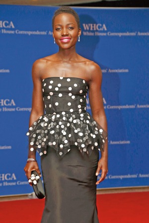 Galardonan a Lupita Nyong�o en �frica