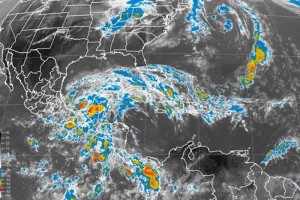 Campeche suspende clases por fuertes lluvias El Consejo Estatal de Proteccin Civil se mantiene en sesin permanente y las autoridades se encuent