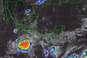 A las 07:00 horas la baja presi�n registr� vientos m�ximos sostenidos de 30 kil�metros por hora y ra