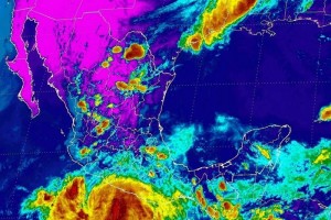 La depresi�n tropical 3-E se mueve al oeste con vientos de 55 kil�metros por hora y rachas de 75 km/
