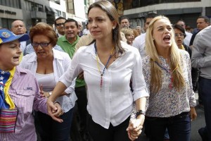 Machado lleg� a la fiscal�a alrededor de las 9.00 hora local (14.30 GMT), acompa�ada de Lilian Tinto