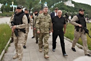 Petr Poroshenko declar la iniciativa de paz para el este de Ucrania, decisin que fue apoyada por 