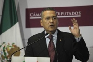 Habr� claridad al dictaminar leyes energ�ticas, asegura Manlio Fabio Beltrones