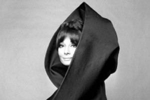 Barbieri, la seduccin de la moda Una de sus fotografas ms importantes fue la de Audrey Hepburn con un vestido Valentino