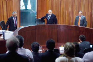 Los magistrados Flavio Galv�n Rivera, Alejandro Luna Ramos y Esteban Penagos, durante una sesi�n del