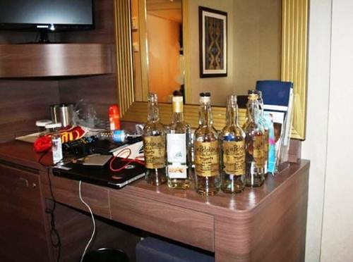 Un diario carioca public� fotos que suponen que el mexicano ingiri� bebidas alcoh�licas antes del pe