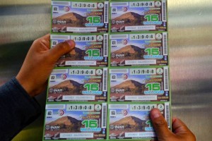 Celebran 75 aniversario del INAH con billete de lotera El sorteo se realizar este 11 de julio y ofrecer un premio mayor de 15 millones de pesos, en dos s