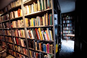 La colecci�n del cronista mexicano comprende m�s de 20 mil piezas, entre las cuales destacan documen