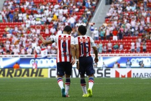 Chivas cambi� de jugadores, pero mostr� un pobre funcionamiento
