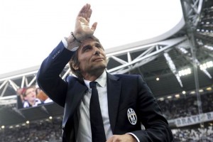 En un sorpresivo adi�s, el t�cnico italiano deja la direcci�n t�cnica