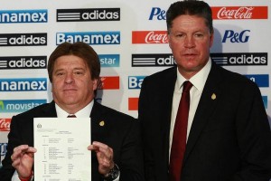 Ricardo Pel�ez contradijo las palabras del entrenador Miguel Herrera