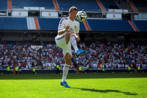 Toni Kross, campe�n del mundo en su presentaci�n en el Santiago Bernab�u con el Real Madrid