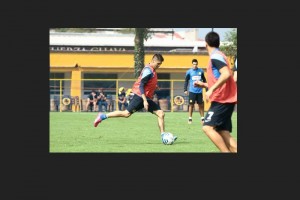 Oribe Peralta se report� a los entrenamientos con las �guilas