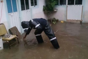 Se contabilizaron 11 casas con anegaciones en la calle Benito Jurez, colonia Santa Cruz Buenavista,