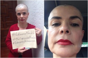 La defensora public fotos en su cuenta de Twitter, en las que se le ve sin cabellera y con mensajes