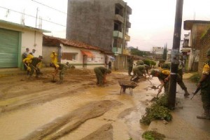 Vecinos limpiaron sus casas con apoyo de Proteccin Civil, personal de obras pblicas municipal y el