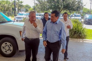 El titular de Gobernacin fue recibido por el gobernador de Tamaulipas, Egidio Torre, a su arribo a 