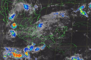 Este fenmeno climatolgico avanza hacia el oeste-noroeste a 20 kilmetros por hora, y continuar en