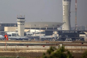El aeropuerto de Ben Gurin, situado a 17 kilmetros de Tel Aviv, es el principal aeropuerto interna