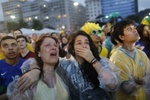 Decenas de miles de seguidores volvieron a llenar el FanFest de Copacabana para seguir a la selecci
