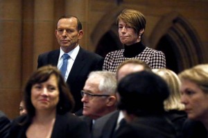 El primer ministro australiano (i) particip en una ceremonia religiosa en Sdney de recuerdo a las 