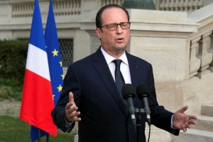 El presidente francs, Francois Hollande, pronuncia un discurso frente al Ministerio de Asuntos Exte