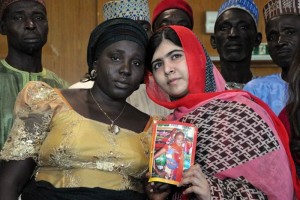 Un da despus de haber cumplido 17 aos, Malala lleg este domingo a Nigeria para pedir la liberaci